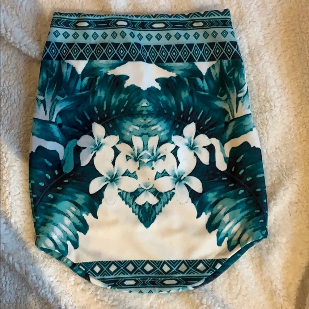 Tiger Mist Curved Hem Green & White Skirt